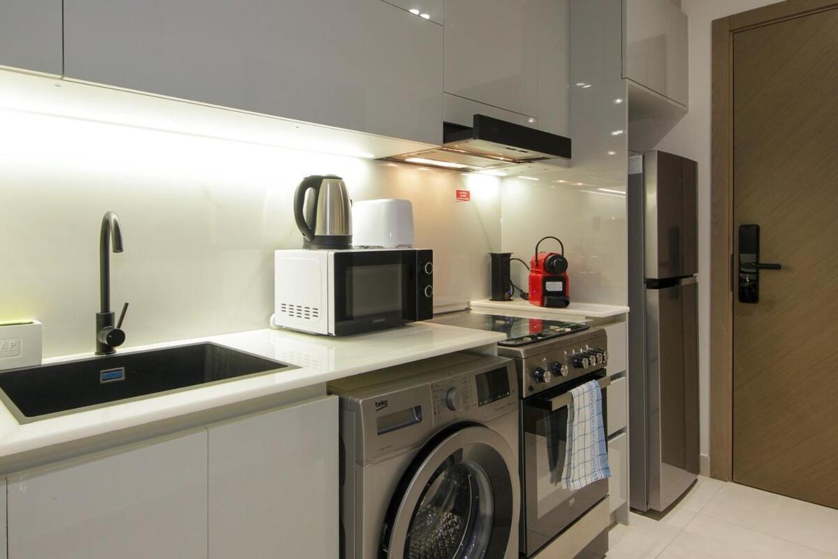 Elegant In Binghatti Canal Near Mall Apartment
